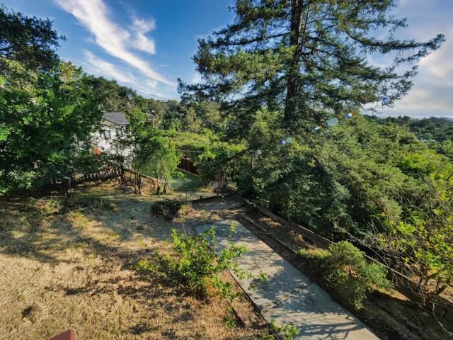 514 Live Oak Lane, Redwood City CA: https://media.crmls.org/mediaz/eaaa6606-f6fd-474f-b449-e4ae0e4c0edb.jpg