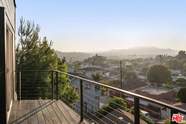 3130 Isabel, Los Angeles CA: https://media.crmls.org/mediaz/eaab05aa-89fd-4161-a3b5-f0327f8cad5c.jpg