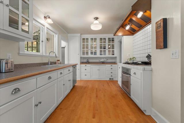 503 Van Ness Avenue, Santa Cruz CA: https://media.crmls.org/mediaz/eaab31ee-dca6-4e3b-b231-4bd2052697aa.jpg