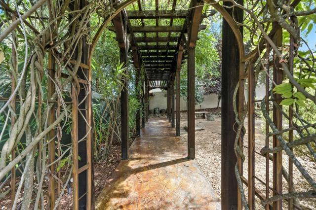 18702 Bear Creek Road, Los Gatos CA: https://media.crmls.org/mediaz/eaab650a-2060-4d86-a74d-0708d3fd9643.jpg
