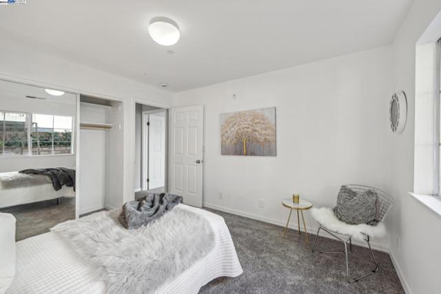 Image 18 of 40 For 22530 3rd St  107