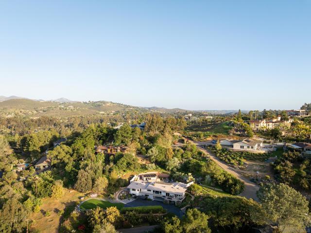 16204 Orchard Bend Rd, Poway CA: https://media.crmls.org/mediaz/eaabcdbc-0b59-45c3-9187-ebe672187010.jpg