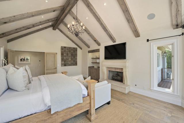3 Vintage Court, Woodside CA: https://media.crmls.org/mediaz/eaabd43b-4873-4adf-aa36-28e409932f66.jpg