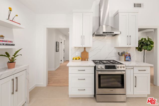 4313 Wilkinson Avenue, Studio City CA: https://media.crmls.org/mediaz/eaabff05-fe08-41e2-b618-fd168f87c00d.jpg