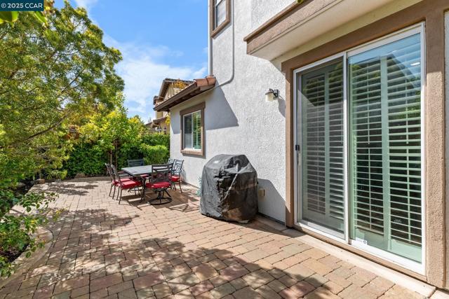 1656 Colchester St, Danville CA: https://media.crmls.org/mediaz/eaac543c-912e-4ab7-8701-a71d69b18953.jpg