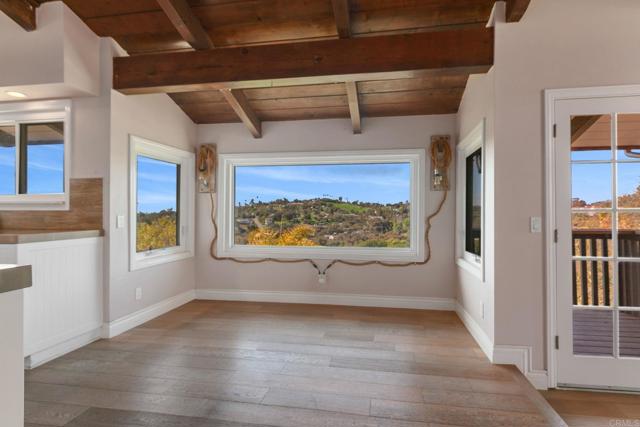 1628 Lone Oak Rd, Vista CA: https://media.crmls.org/mediaz/eaac77ae-5962-4596-b5db-d48722ae7e29.jpg