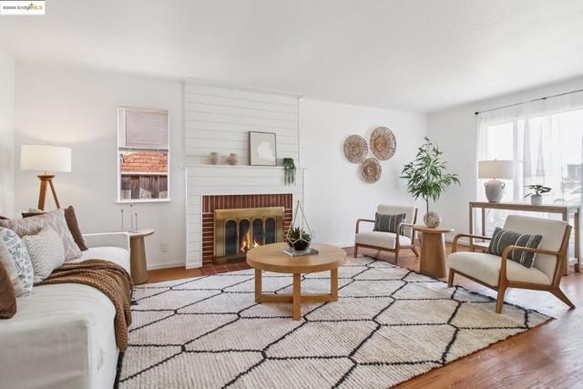 1881 Dolly Ave, San Leandro CA: https://media.crmls.org/mediaz/eaacd0cc-c902-4d0a-a4d3-86425367ffe1.jpg