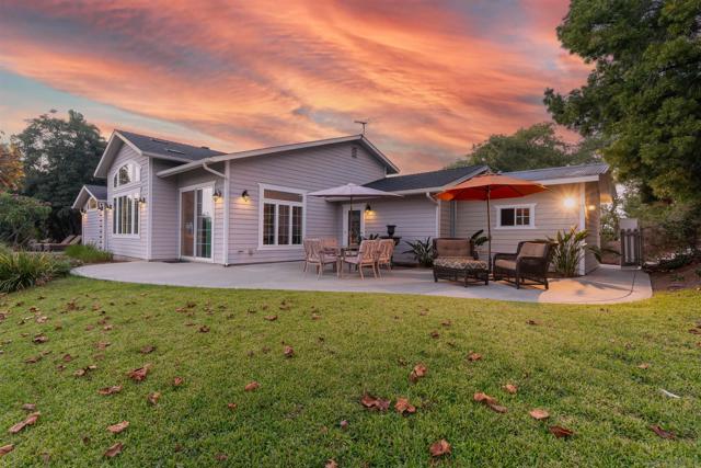 3121 Alta Verde, Fallbrook CA: https://media.crmls.org/mediaz/eaacea5f-19bc-40c0-8753-f52e2a437f43.jpg