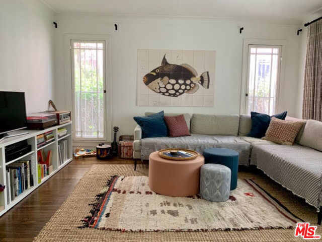 2905 Somerset Drive, Los Angeles CA: https://media.crmls.org/mediaz/eaadfd8b-adad-4c01-8d35-8820984b16f8.jpg
