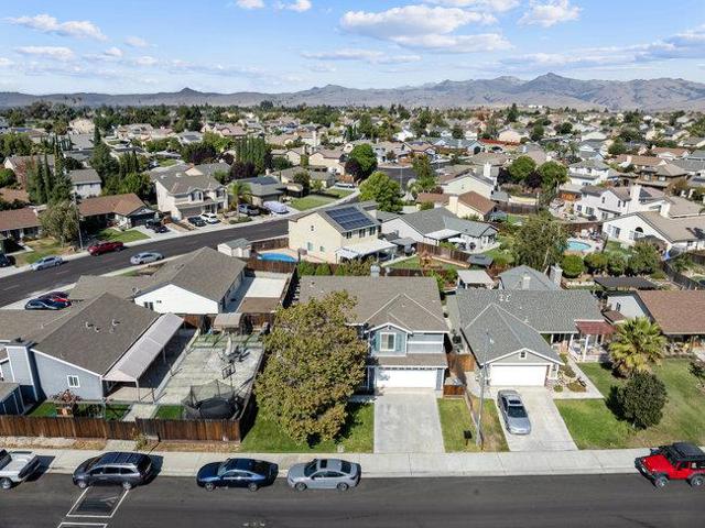 2421 Valley View Road, Hollister CA: https://media.crmls.org/mediaz/eaaead14-93e3-4641-b55b-8694bc5f400c.jpg