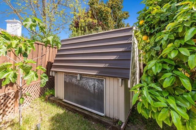 17510 Carriage Lamp Way, Morgan Hill CA: https://media.crmls.org/mediaz/eaaee8e3-3de1-445c-9d2c-b96a2dff9b63.jpg