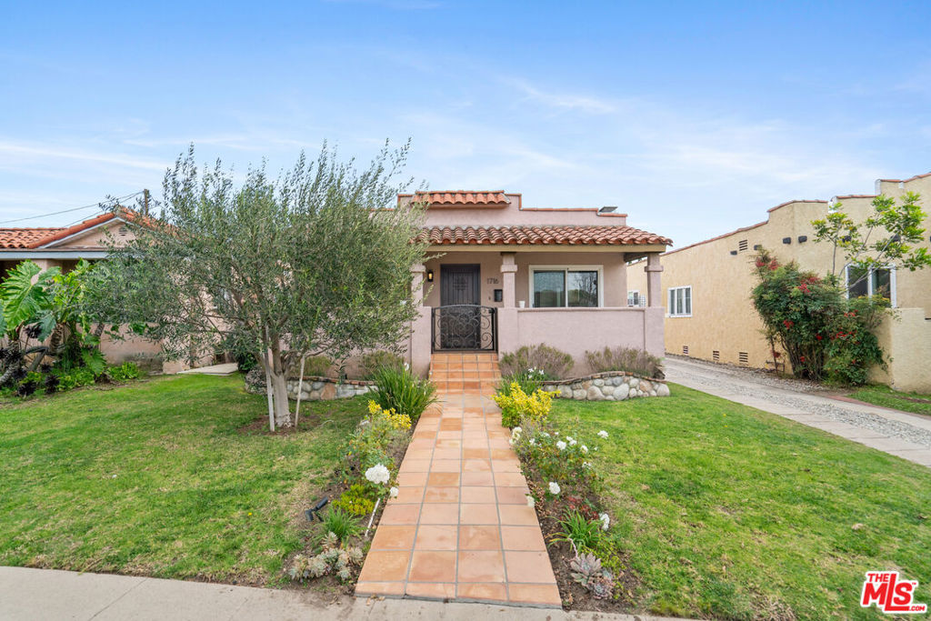 1716 S Genesee Avenue