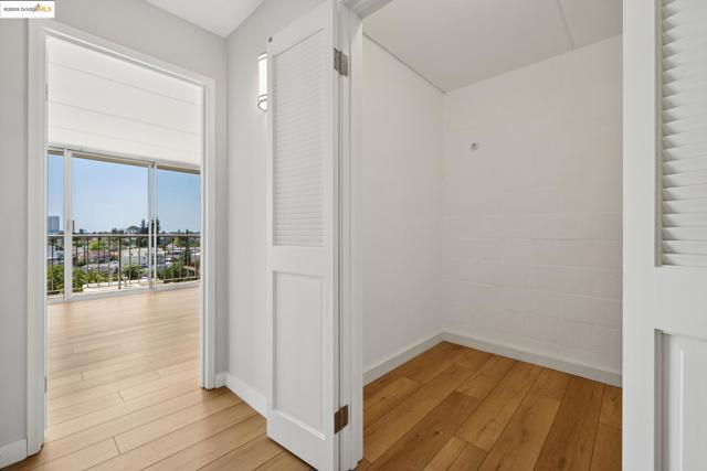 1 Kelton Ct, Oakland CA: https://media.crmls.org/mediaz/eaaf71d1-e8aa-4902-bb62-efed193c6982.jpg