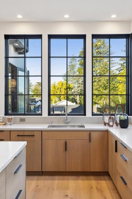 128 Elm Avenue, Burlingame CA: https://media.crmls.org/mediaz/eab0639a-d581-403c-8c1c-717e2713ed48.jpg