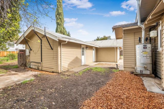 395 E Dunne Avenue, Morgan Hill CA: https://media.crmls.org/mediaz/eab0781a-1ab4-4354-b5d3-e310ed5e56a3.jpg