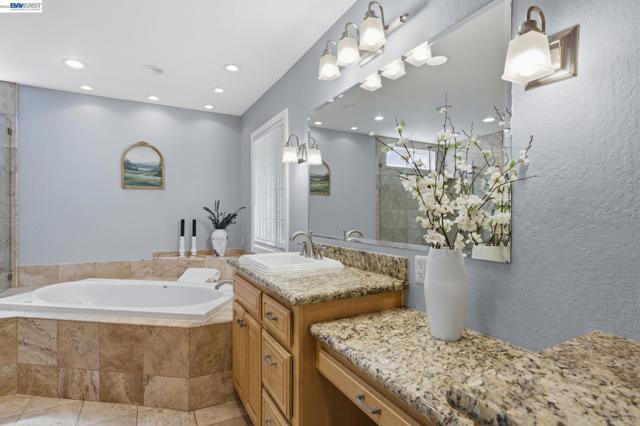 1782 Whitecliff Way, Walnut Creek CA: https://media.crmls.org/mediaz/eab07ce2-58c3-4bbc-ac0a-b4940e965cce.jpg