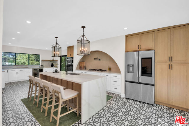 3236 Primera Avenue, Los Angeles CA: https://media.crmls.org/mediaz/eab09ba6-e926-4aaa-8d4d-c436677b5b28.jpg