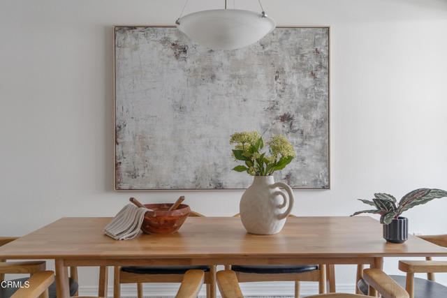 931 E Walnut Street, Pasadena CA: https://media.crmls.org/mediaz/eab0a9c9-93ab-4c0c-bf54-f38d00aeab67.jpg