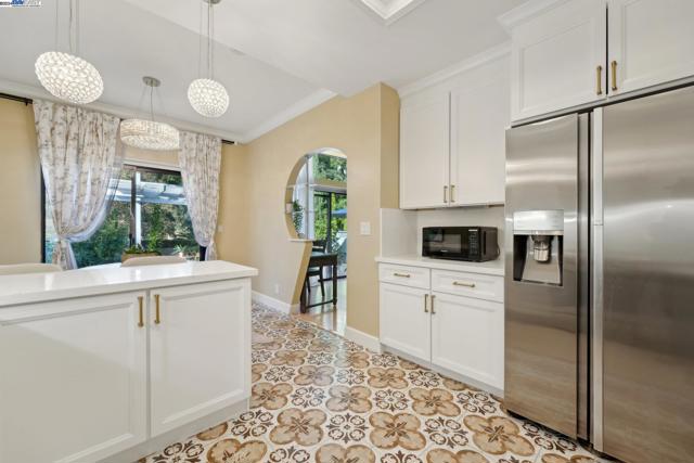 108 Kingswood Cir, Danville CA: https://media.crmls.org/mediaz/eab154e6-f03a-44da-82b6-f4c966d0ec68.jpg