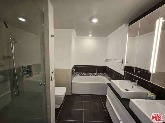 2160 CENTURY PARK EAST, Los Angeles CA: https://media.crmls.org/mediaz/eab1bb48-9247-4793-806b-e129d6583408.jpg