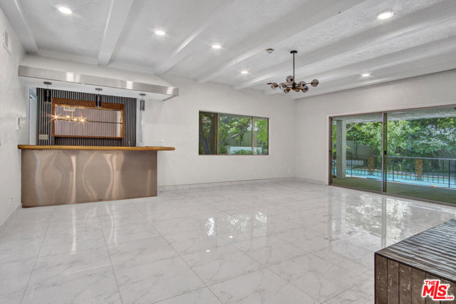 11410 Canton Drive, Studio City CA: https://media.crmls.org/mediaz/eab29dfa-3266-445a-86b1-fde8b9190e93.jpg