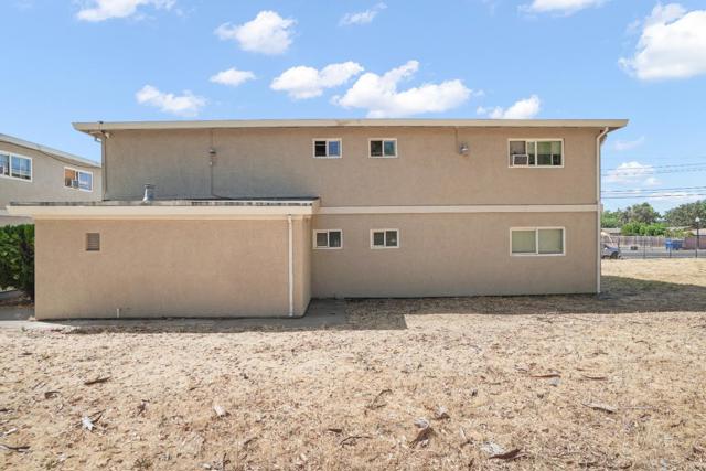 Image 12 of 23 For 717 Lampasas Avenue