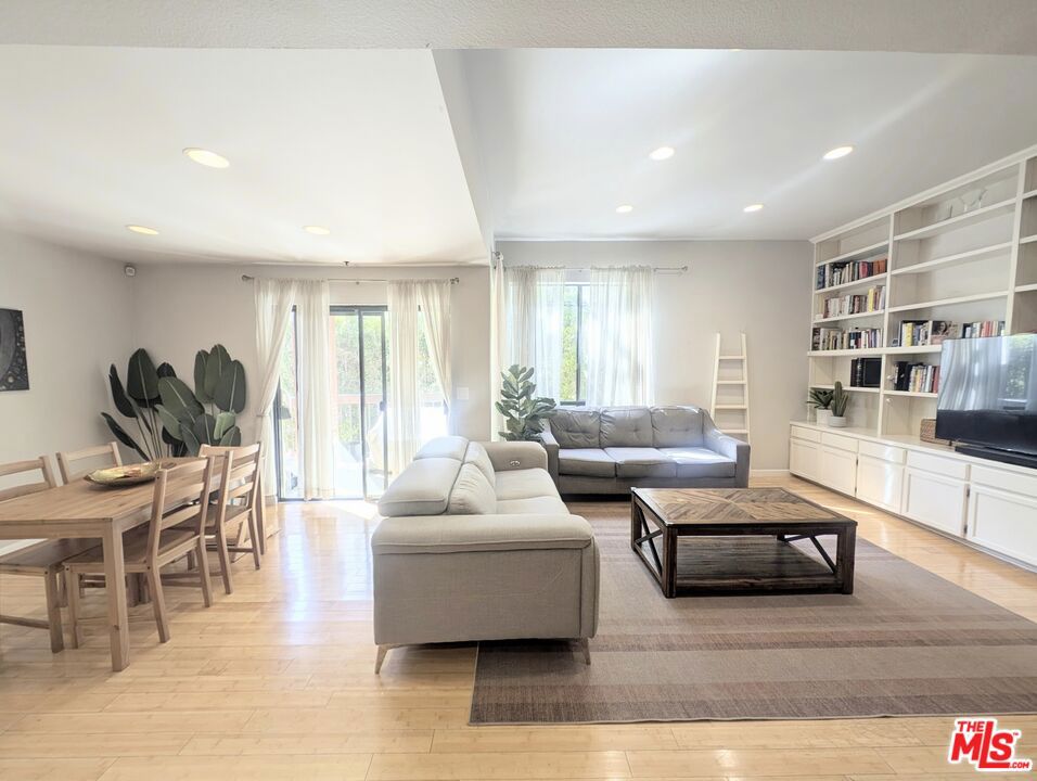 835 S Lucerne Boulevard #209