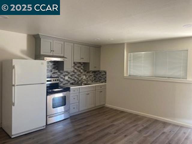 527 Vaqueros Ave, Rodeo CA: https://media.crmls.org/mediaz/eab37b94-1126-428c-8213-4d8f500f3f1e.jpg