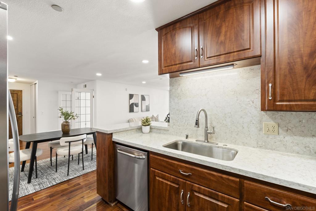750 State - photo 15