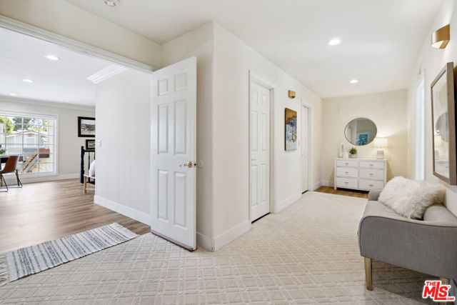 4415 Dulcinea Court, Woodland Hills CA: https://media.crmls.org/mediaz/eab48774-09b5-46ee-b56c-49c6a558c8d5.jpg