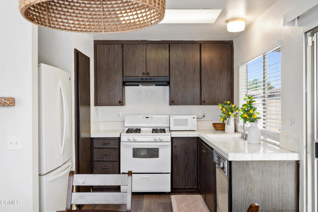 Detail Gallery Image 15 of 35 For 2020 Ironbark Dr, Oxnard,  CA 93036 - 4 Beds | 2 Baths