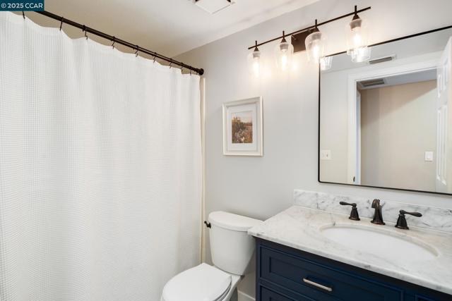200 Hat Creek Ct, San Ramon CA: https://media.crmls.org/mediaz/eab670a4-1f81-45b0-bd4f-f536da3a2e84.jpg