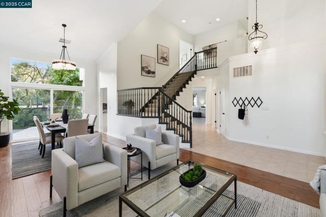 1975 Holly Creek Pl, Concord CA: https://media.crmls.org/mediaz/eab6a2ef-75f2-4fa3-83fc-79284da4e413.jpg