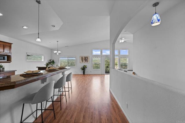 Detail Gallery Image 5 of 34 For 15615 Vista Vicente Dr #18,  Ramona,  CA 92065 - 3 Beds | 2/1 Baths