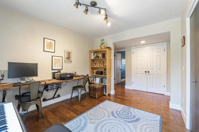 17924 Saint Andrews Dr, Poway CA: https://media.crmls.org/mediaz/eab7c2da-dab3-4b63-9461-c2094db051d5.jpg