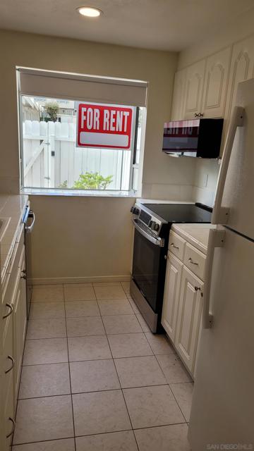863 Del Mar Downs Rd, Solana Beach CA: https://media.crmls.org/mediaz/eab857f3-9e3f-49f4-a01d-58e8950fd4b1.jpg