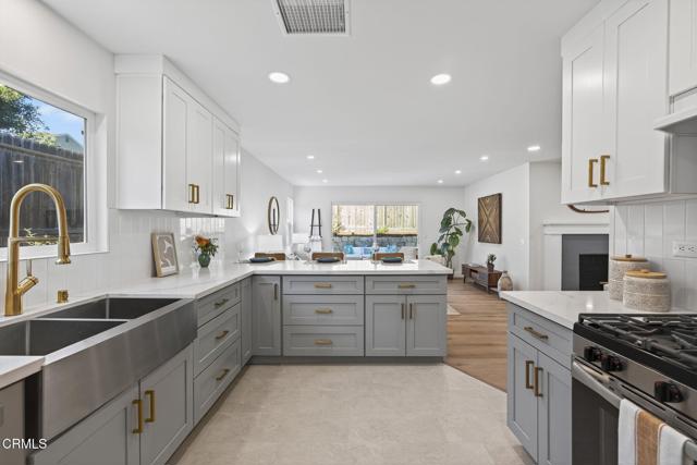 400 Dayloma Avenue, Ventura CA: https://media.crmls.org/mediaz/eab8859d-b05f-4c80-a2c7-a646aec06369.jpg