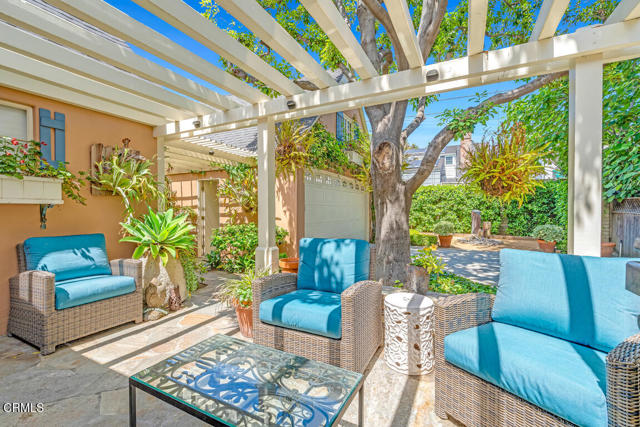 110 Glen Summer Road, Pasadena CA: https://media.crmls.org/mediaz/eab89e6d-30b3-406c-bf6b-3875e28b61c3.jpg