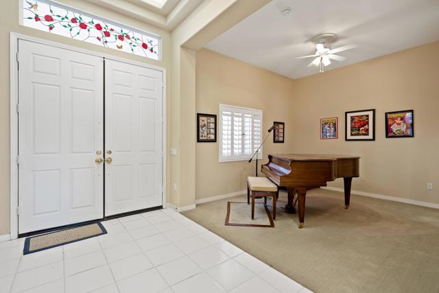 78123 Foxbrook Lane, Palm Desert CA: https://media.crmls.org/mediaz/eab8efda-2e22-4f2f-8716-af96209ade13.jpg