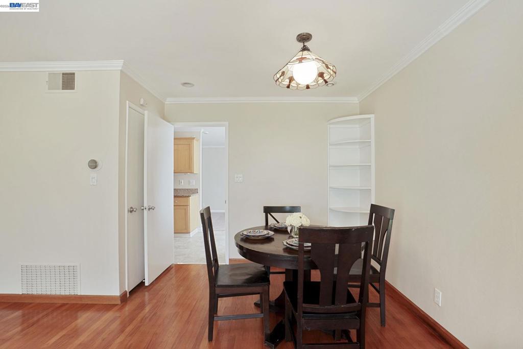 https://media.crmls.org/mediaz/eab95266-d9a1-44f5-a531-29c2a5ab22b1.jpg?preset=X-Large