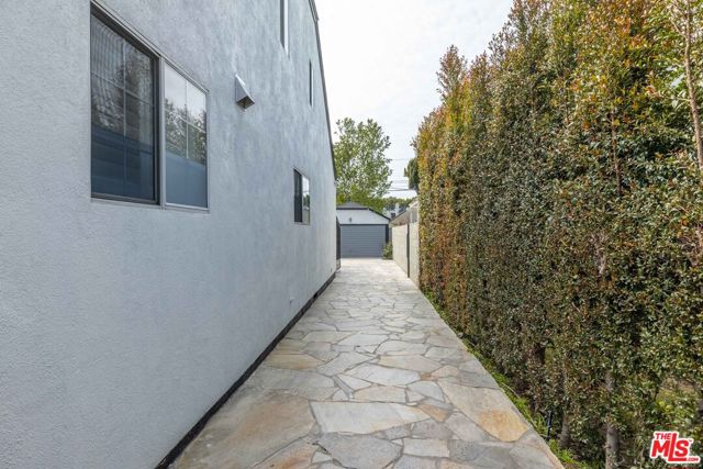 445 S Mansfield Avenue, Los Angeles CA: https://media.crmls.org/mediaz/eab9701c-6dd4-42fa-8175-8209d3dcbe2f.jpg
