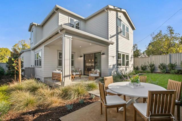 3070 Sterling Way, Redwood City CA: https://media.crmls.org/mediaz/eab9c9be-2f63-4ec5-bddf-8191553f59d2.jpg