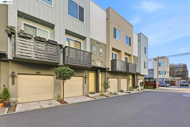 931 Edy Ln, Oakland CA: https://media.crmls.org/mediaz/eaba2fbf-1f70-47b0-a1c2-228de6966e90.jpg