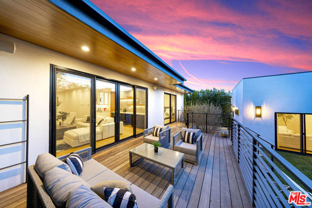 123 S Kilkea Drive, Los Angeles CA: https://media.crmls.org/mediaz/eaba3333-1b14-4b62-8c87-6a5c3fd4b747.jpg