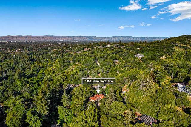 11860 Francemont Drive, Los Altos Hills CA: https://media.crmls.org/mediaz/eaba8c51-cf2f-46c2-9ee5-fb481d4e3b3b.jpg