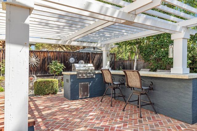2460 Magnolia Way, Morgan Hill CA: https://media.crmls.org/mediaz/eababf08-ced4-4a52-bc78-3ef61d6c8787.jpg