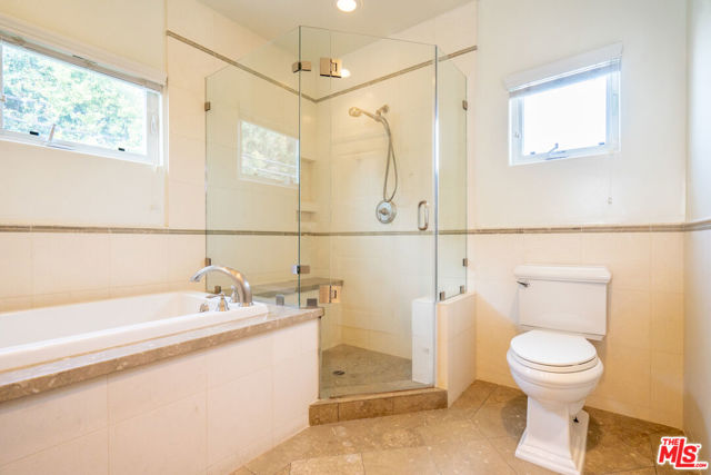 1529 S BEVERLY Drive, Los Angeles CA: https://media.crmls.org/mediaz/eabb5a44-0da4-4eb4-a275-15c18c1dd54a.jpg