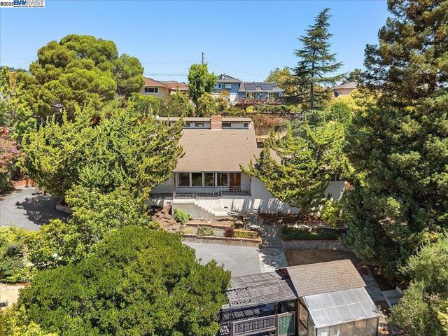 3491 Middleton Ave, Castro Valley CA: https://media.crmls.org/mediaz/eabb617b-3769-41a5-b54f-8816440a5dc1.jpg