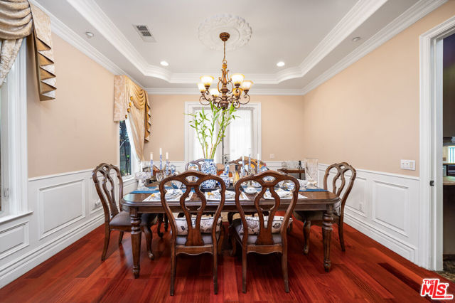 1036 Louise Avenue, Arcadia CA: https://media.crmls.org/mediaz/eabc06da-b295-49a1-b4f5-a53491fc1f6c.jpg
