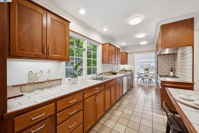 Image 15 of 51 For 1149 Amador Avenue